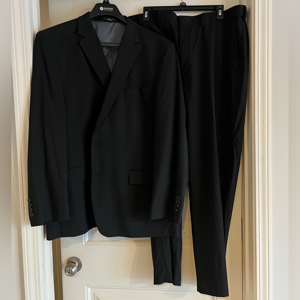 Men’s Haggar 2 Piece Suit!